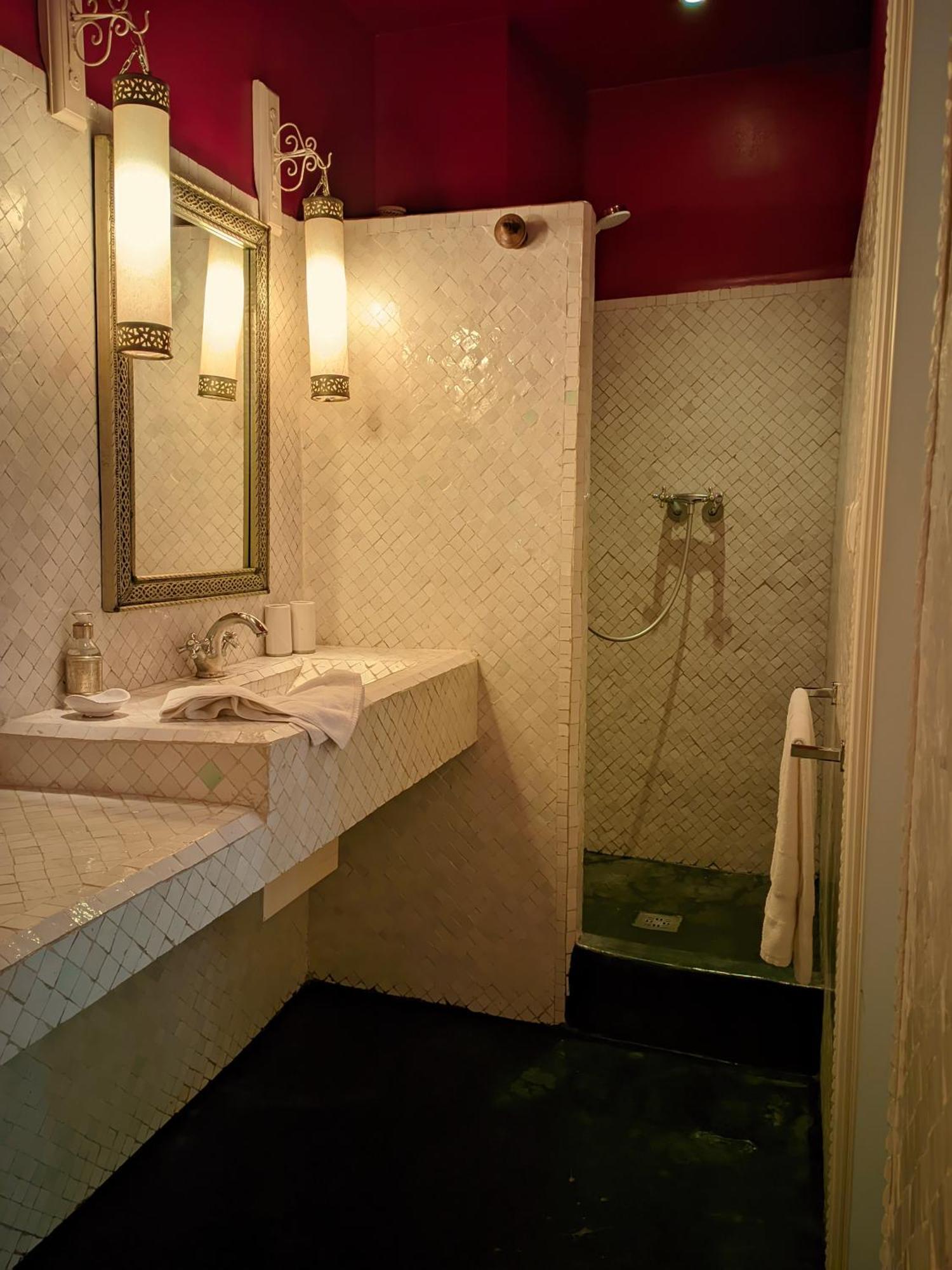 La Fontaine Bleue Otel Suvayr Dış mekan fotoğraf